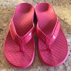 Vionic flip flops
